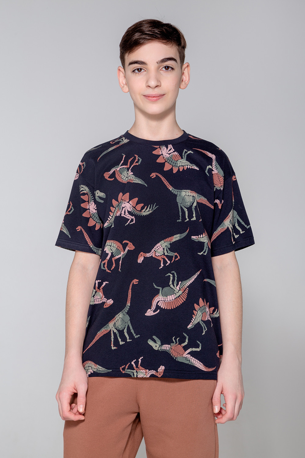 картинка Футболка для мальчика КБ 301858 черный, динозавры к80 от магазина детских товаров ALiSa