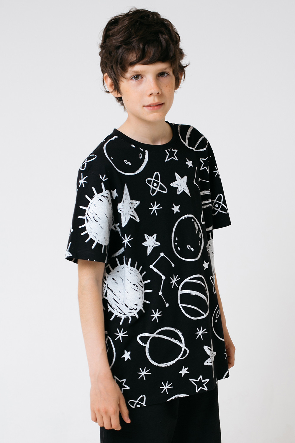 картинка Футболка для мальчика КБ 301544 черный, космос к56 от магазина детских товаров ALiSa