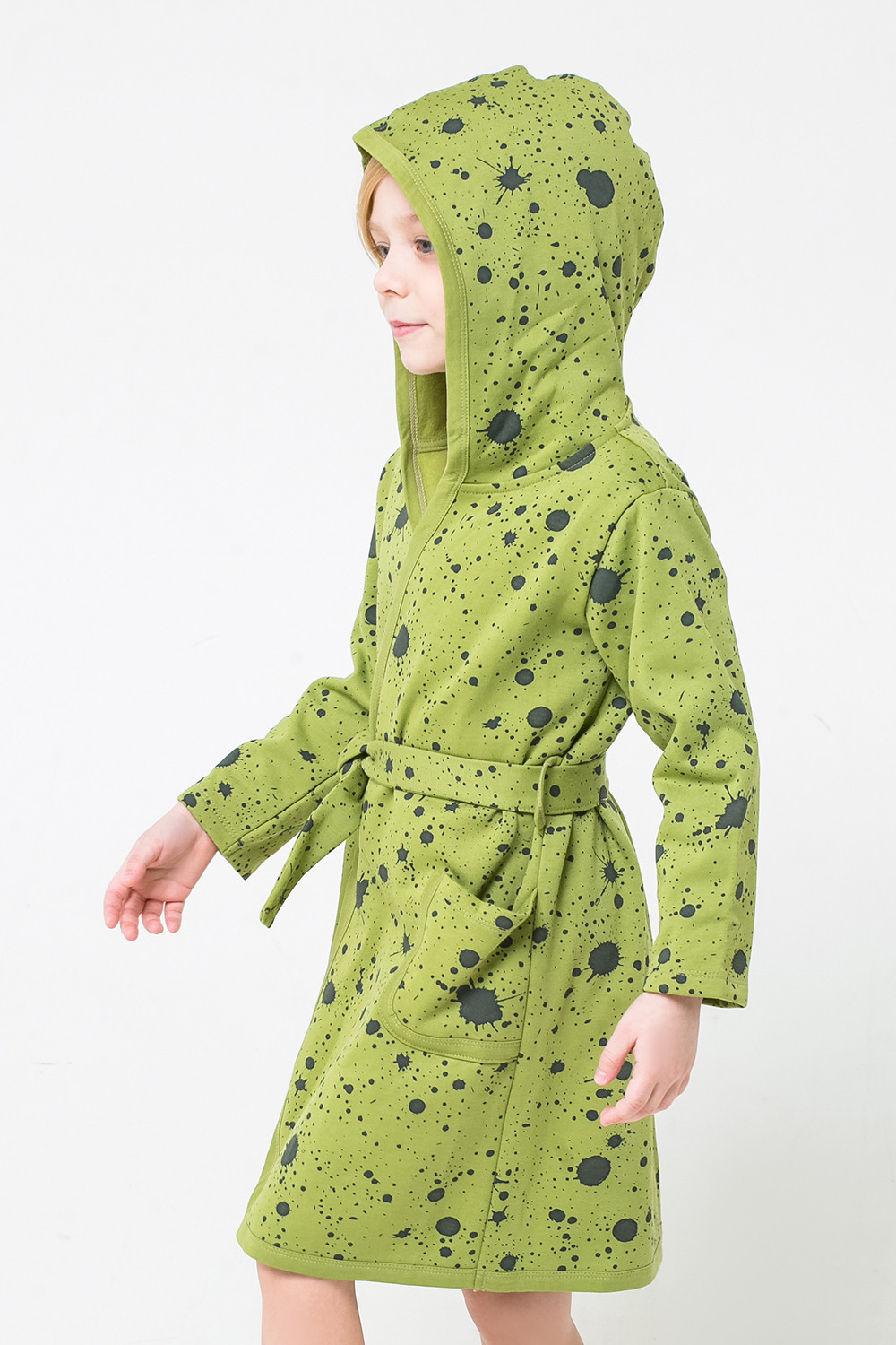 картинка Халат для мальчика Crockid К 5483 брызги краски на зеленом от магазина детских товаров ALiSa