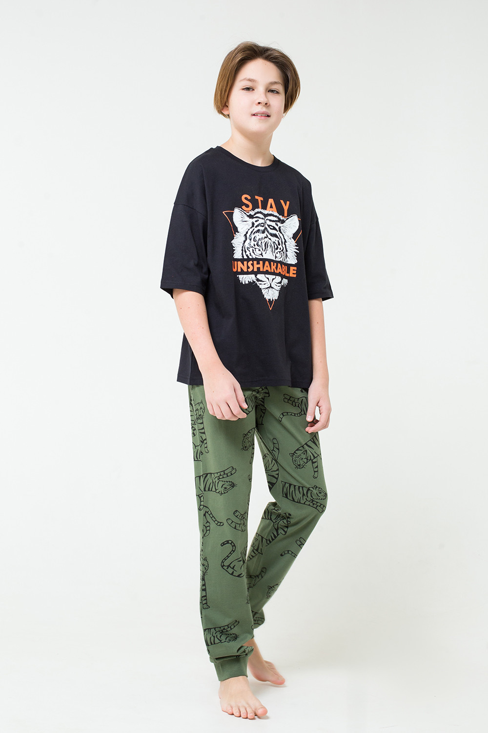 картинка Комплект для мальчика КБ 2682 черный + тигры на бронзово-зеленом от магазина детских товаров ALiSa