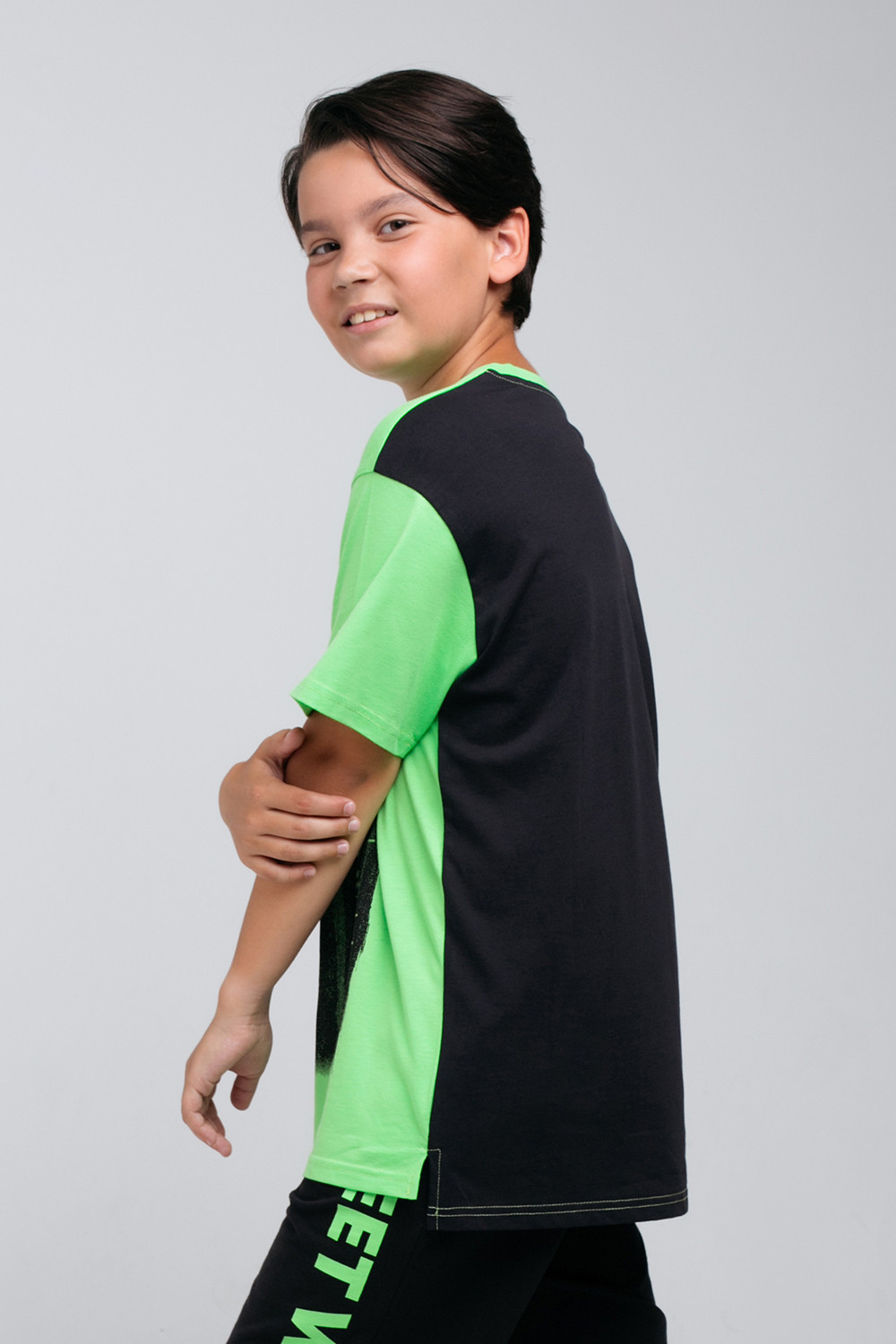 картинка Футболка для мальчика КБ 301793 зеленый, черный к70 от магазина детских товаров ALiSa