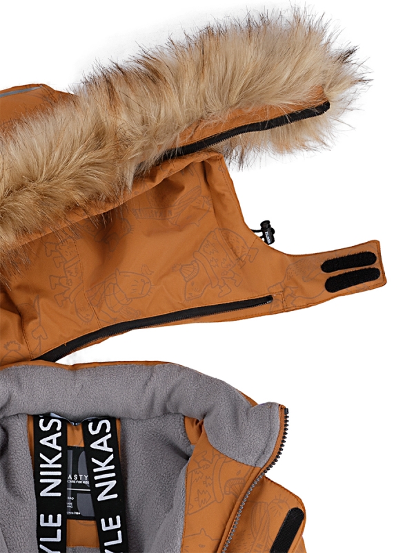 картинка Комбинезон зимний для мальчика NIKASTYLE 8з1924 Кэмел черный от магазина детских товаров ALiSa