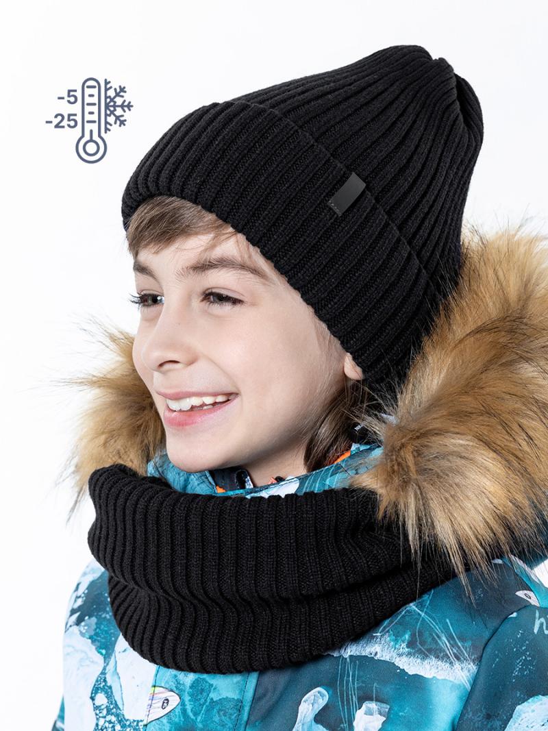 картинка Комплект для мальчика NIKASTYLE Шапка снуд NS 12з11323 черный от магазина детских товаров ALiSa