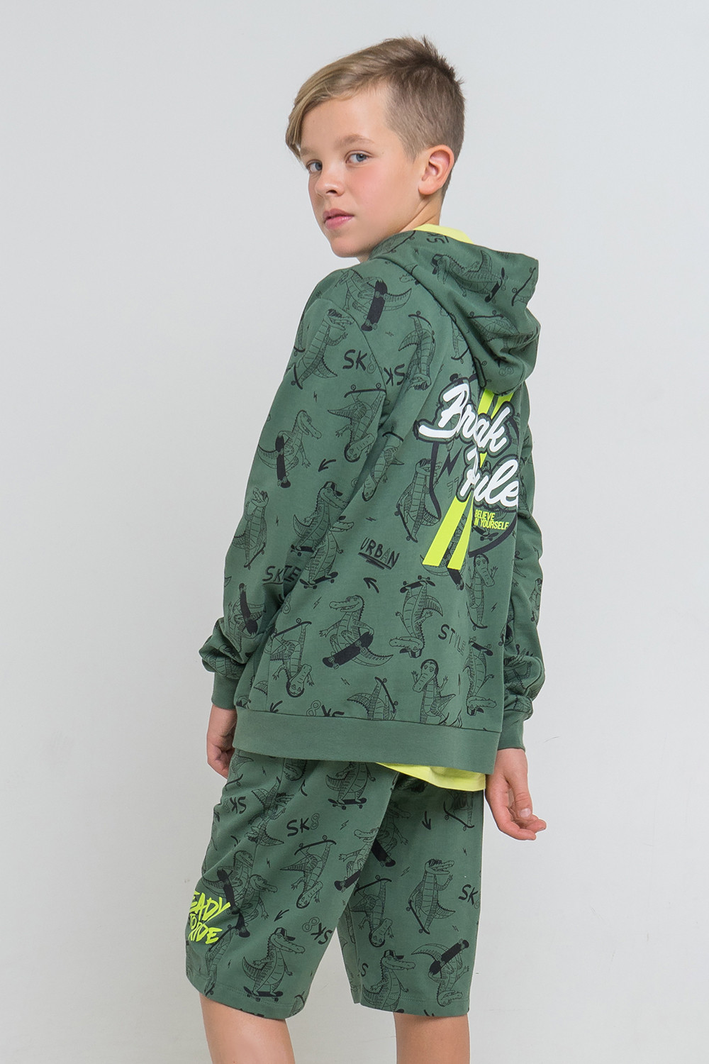 картинка Куртка для мальчика КБ 301332 лесной мох, крокодилы к42 от магазина детских товаров ALiSa