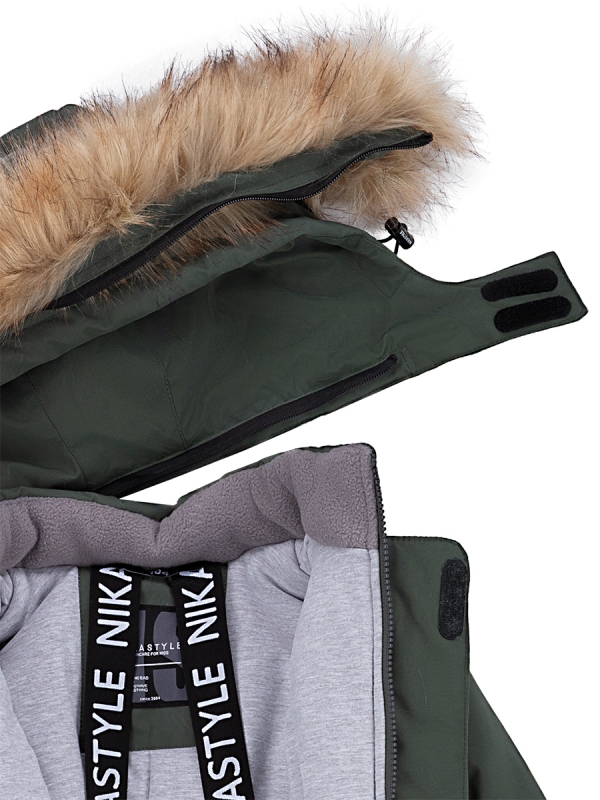 картинка Комбинезон зимний для мальчика NIKASTYLE 8з0124 Хаки черный от магазина детских товаров ALiSa