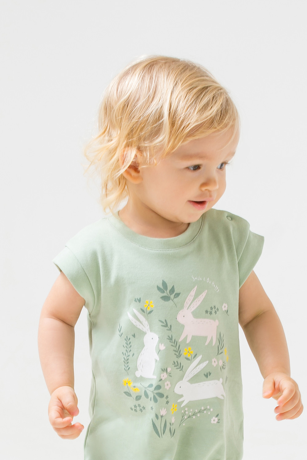 картинка Полукомбинезон для девочки Crockid К 6370 пастельно-зеленый (зайчики в цветах) от магазина детских товаров ALiSa