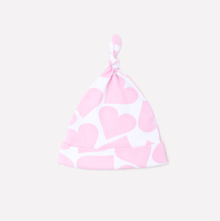 картинка Шапка для девочки Crockid К 8036 светло-розовые сердечки на белом от магазина детских товаров ALiSa