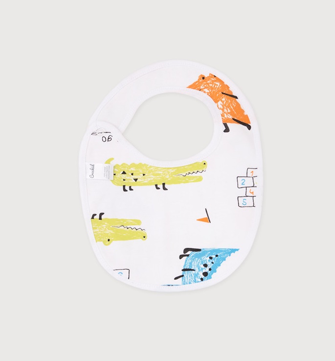 картинка Фартук-нагрудник для мальчика Crockid К 8502 крокодильчики на белом от магазина детских товаров ALiSa