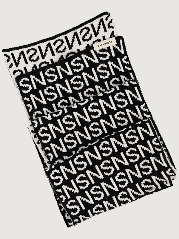 картинка Шарф детский NIKASTYLE 17з16925 Черный от магазина детских товаров ALiSa