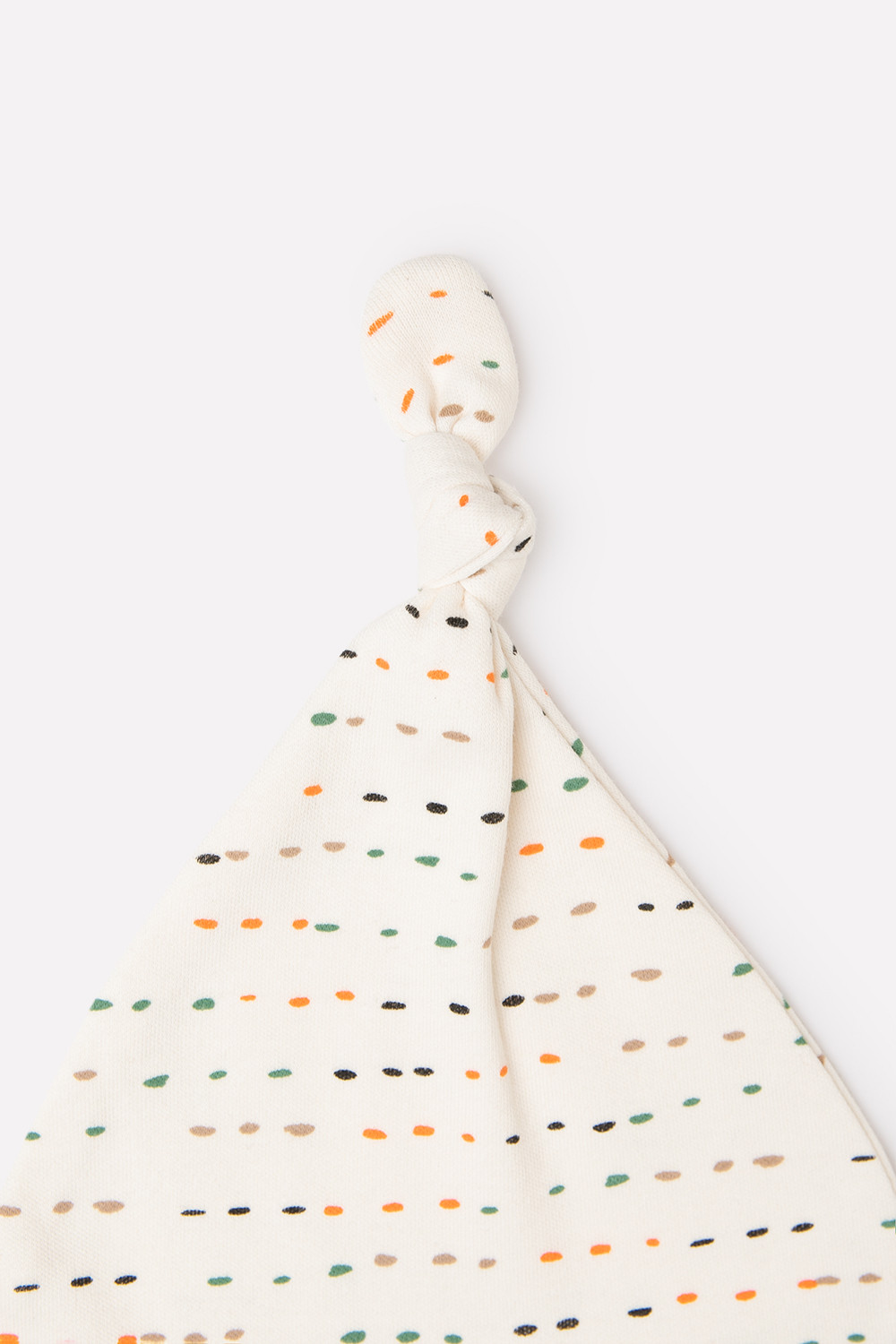 картинка Шапка для девочки Crockid К 8036 цветные штрихи на белой лилии от магазина детских товаров ALiSa