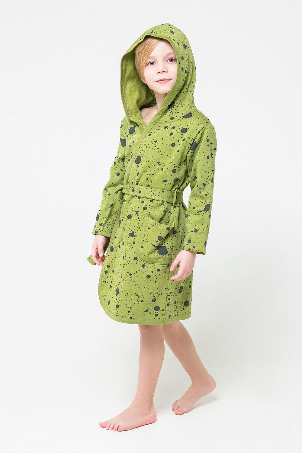 картинка Халат для мальчика Crockid К 5483 брызги краски на зеленом от магазина детских товаров ALiSa
