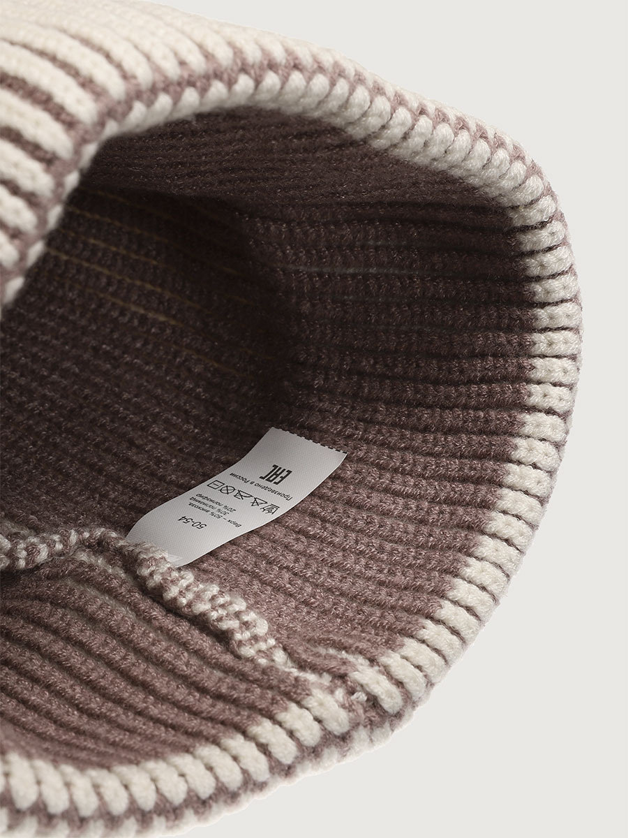 картинка Шапка для девочки NIKASTYLE 11м11025 Молоко какао от магазина детских товаров ALiSa