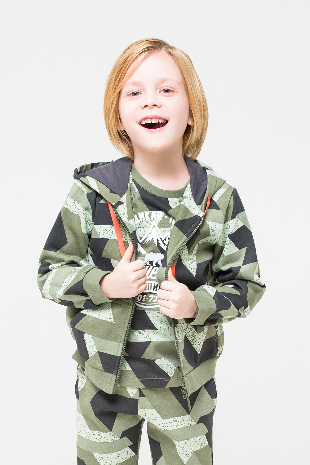 картинка Куртка для мальчика Crockid К 301144 темно-оливковый, геометрия к1255 от магазина детских товаров ALiSa