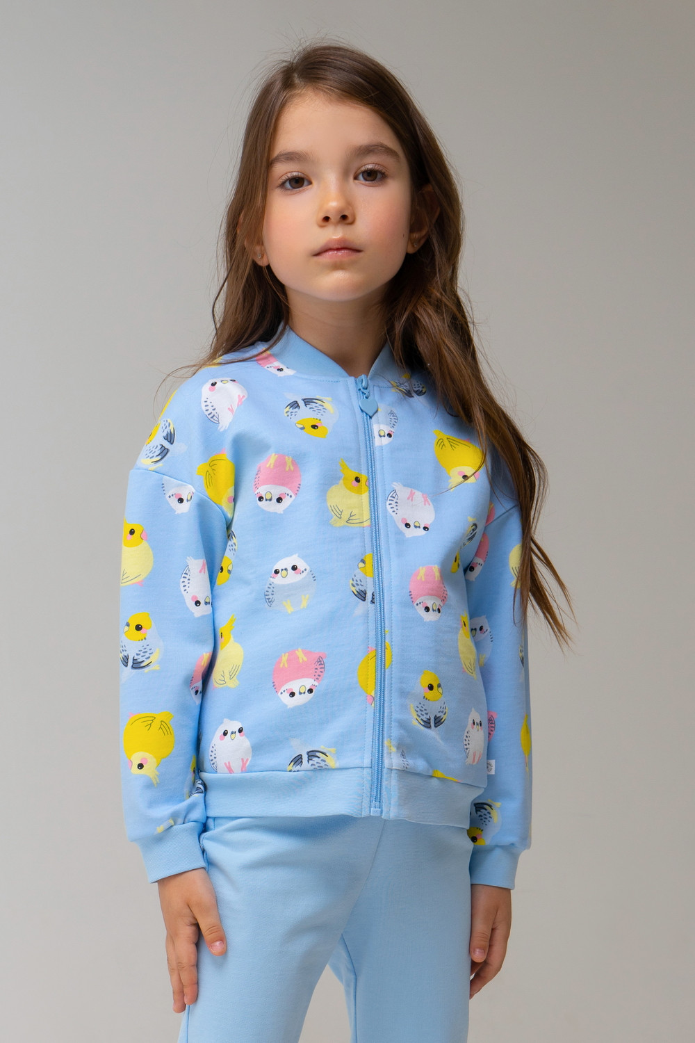 картинка Куртка для девочки Crockid КР 301670 небесный, цветные попугайчики к329 от магазина детских товаров ALiSa